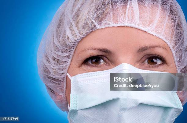 雌病院医師 - 1人のストックフォトや画像を多数ご用意 - 1人, カラー背景, クローズアップ