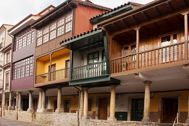 tradicional de edificios, avilés, españa. - restore ancient ways fotografías e imágenes de stock