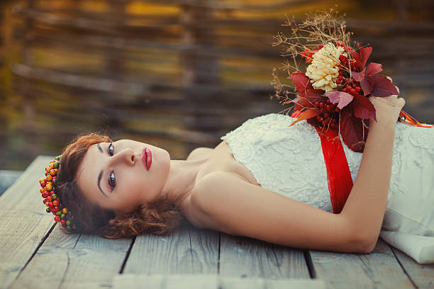 istock Portrait of the bride with a bouquet 471624574