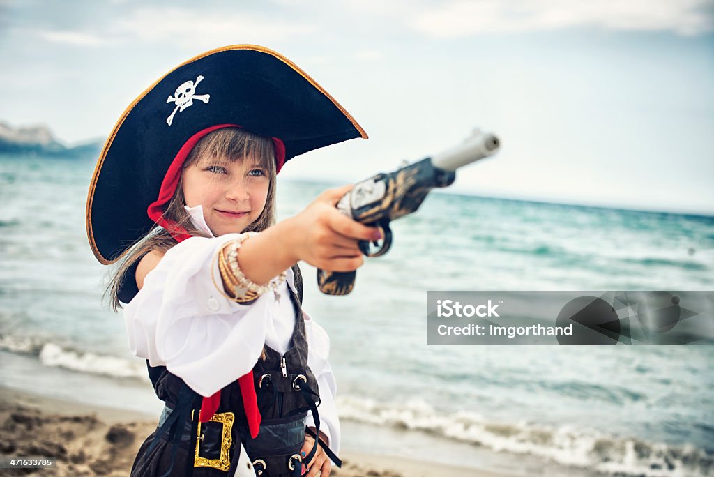 Ragazza coraggiosa pirata Capitano - Foto stock royalty-free di Bambine femmine