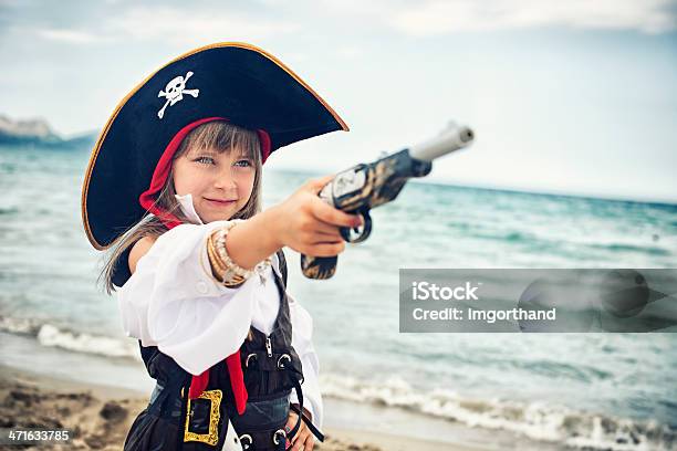 Смелая Маленький Пират Капитан — стоковые фотографии и другие картинки Девочки - Девочки, Пират, Ребёнок