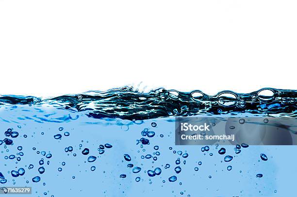 Onda Di Acqua Su Sfondo Blu - Fotografie stock e altre immagini di Acqua - Acqua, Acqua fluente, Ambientazione esterna