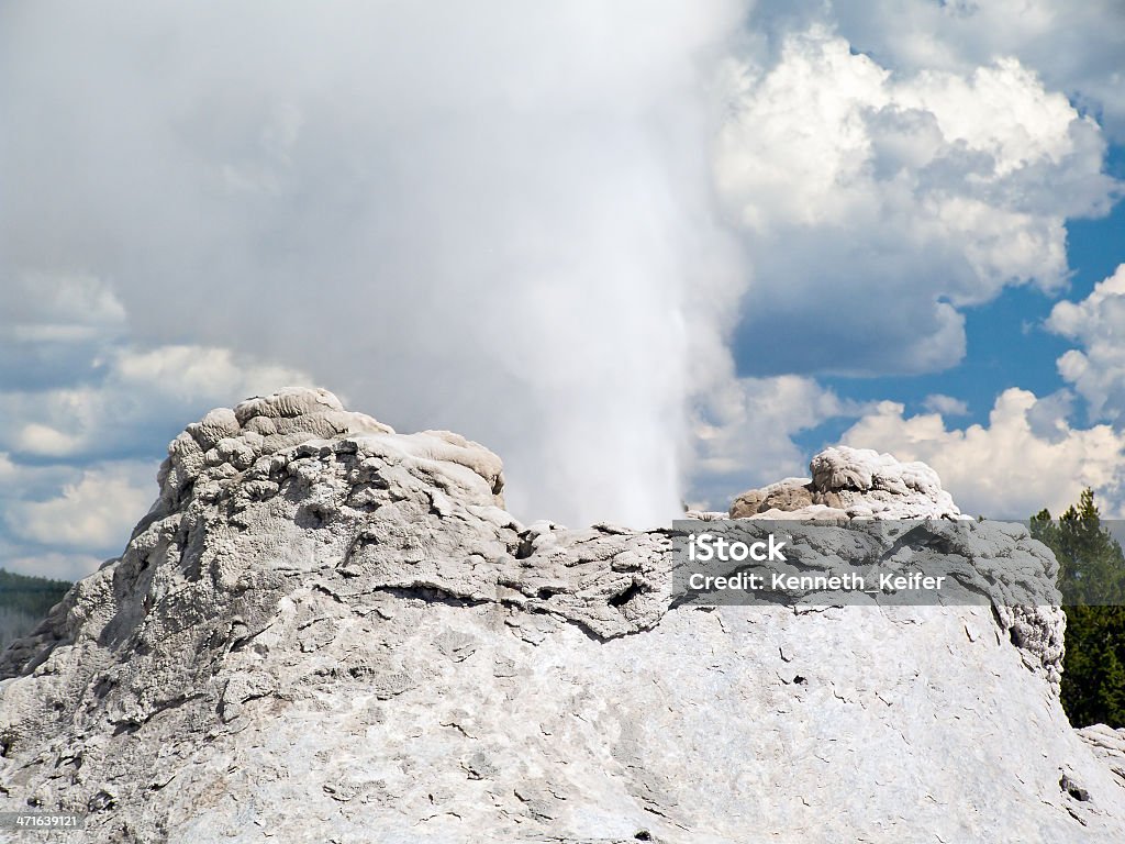 Castle Geyser primo piano - Foto stock royalty-free di Acqua