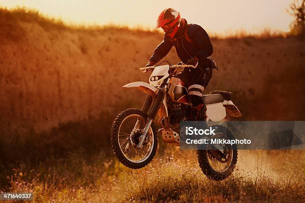 Piloto De Motocross - Fotografias de stock e mais imagens de Adrenalina - Adrenalina, Ao Ar Livre, Atividade