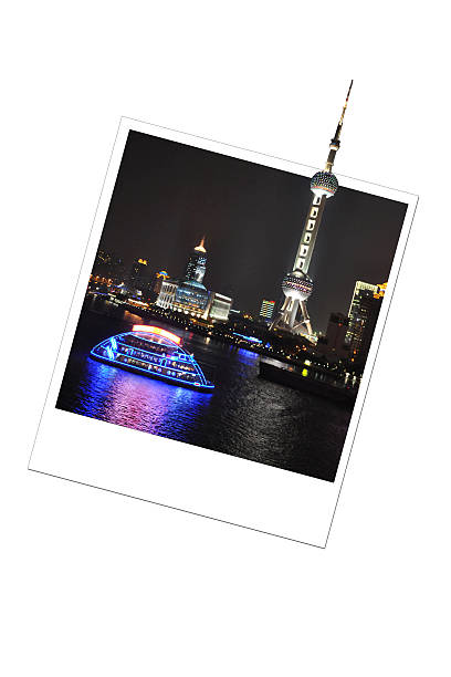 上海の街並みの夜景のフォトフレーム - isolated polaroid ストックフォトと画像