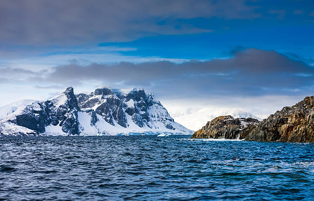 istock Beautiful snow-capped mountains in Antarctica 471643208