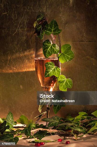 Champagner Stockfoto und mehr Bilder von Alkoholisches Getränk - Alkoholisches Getränk, Ast - Pflanzenbestandteil, Blatt - Pflanzenbestandteile