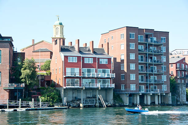 vorgelegten auf alten hafen, portsmouth, new hampshire - motoring stock-fotos und bilder