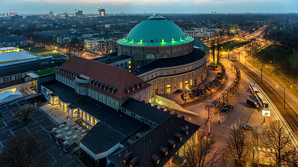 panorama hannoveru a kongresové centrum hannover - hannover - stock snímky, obrázky a fotky