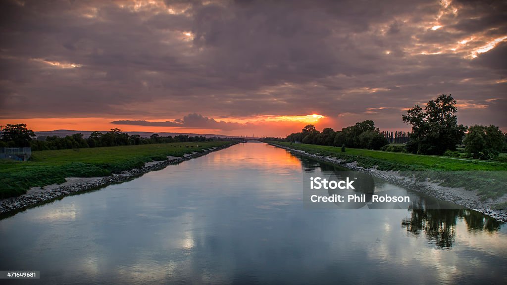 Chester zachód słońca nad Rzeka Dee - Zbiór zdjęć royalty-free (Bez ludzi)