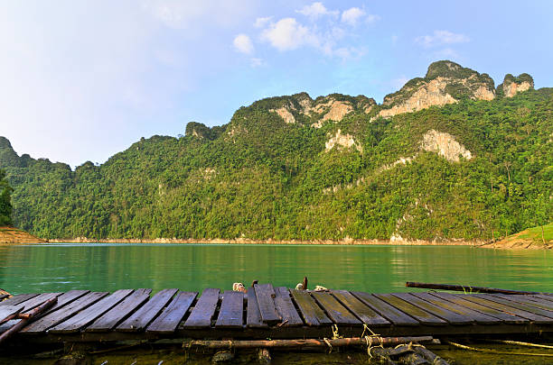 산과 강. - boardwalk pontoon bridge landscape sky 뉴스 사진 이미지