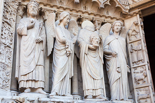 istock Royalty and Angels with St. Denis 471653163