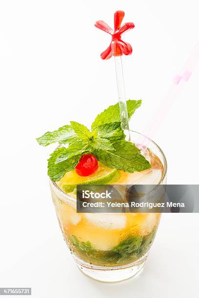 Julep De Menta Foto de stock y más banco de imágenes de Alcoholismo - Alcoholismo, Anticuado, Aperitivo - Plato de comida