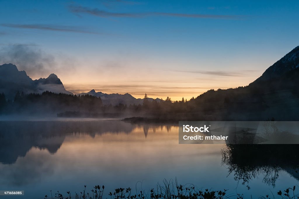 Coucher de soleil sur Lake Geroldsee - Photo de Allemagne libre de droits