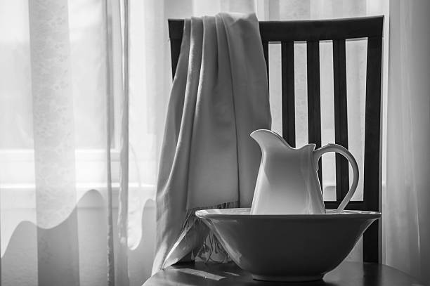 Black and White image of bowl and pitcher