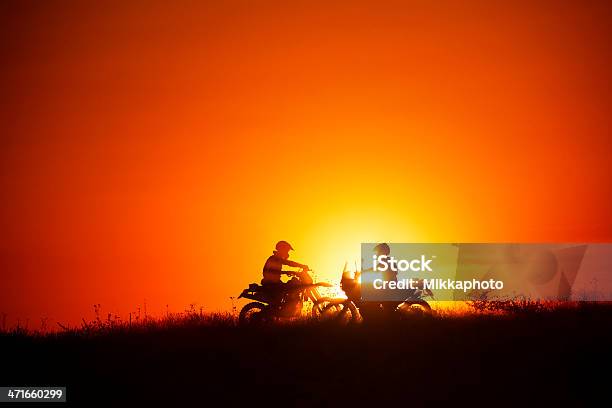 Photo libre de droit de Silhouette De Motocross Riders banque d'images et plus d'images libres de droit de Activité - Activité, Activité de loisirs, Activité de plein air