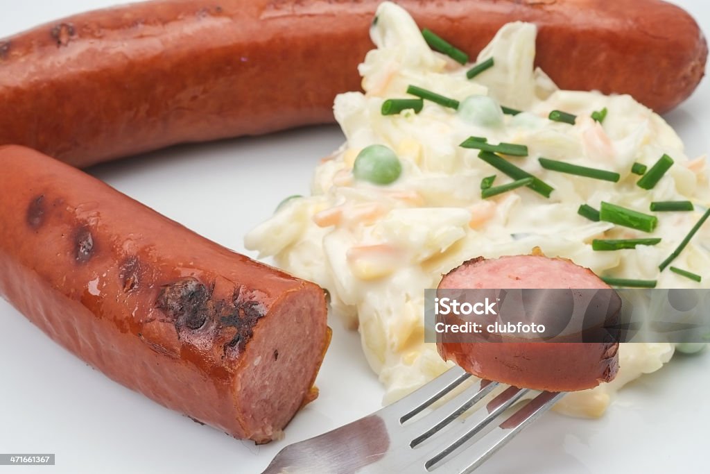 Niemiecki Bratwurst Kiełbasa z Colesław - Zbiór zdjęć royalty-free (Kapusta kiszona)