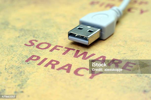Koncepcja Web Piractwa - zdjęcia stockowe i więcej obrazów Autorytet - Autorytet, CD-ROM, Czaszka i piszczele