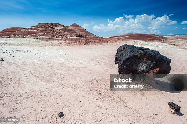 Bentonite Hills Y Piedras Volcánicas Foto de stock y más banco de imágenes de Abstracto - Abstracto, Aire libre, Aislado