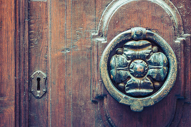istock Wood Vintage Ornated Door with Iron Handle and Lock 471670351