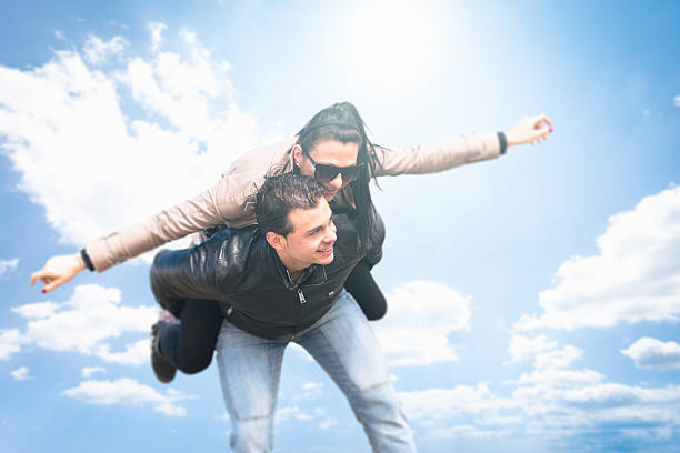 istock Day dreaming - couple on vacation 471670499