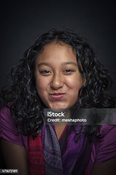 Uśmiech Azji Dziewczynka Portret - zdjęcia stockowe i więcej obrazów Azjaci - Azjaci, Chińczycy, Codzienne ubranie