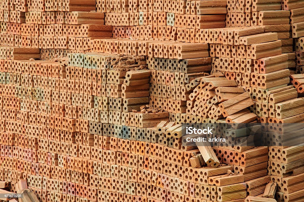 Curado Vitrales vieja pared de ladrillos - Foto de stock de Albañilería libre de derechos