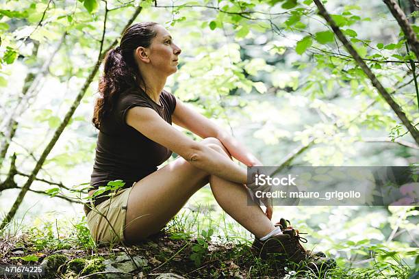 Botas De Estar Al Aire Libre Foto de stock y más banco de imágenes de 25-29 años - 25-29 años, 30-34 años, 30-39 años