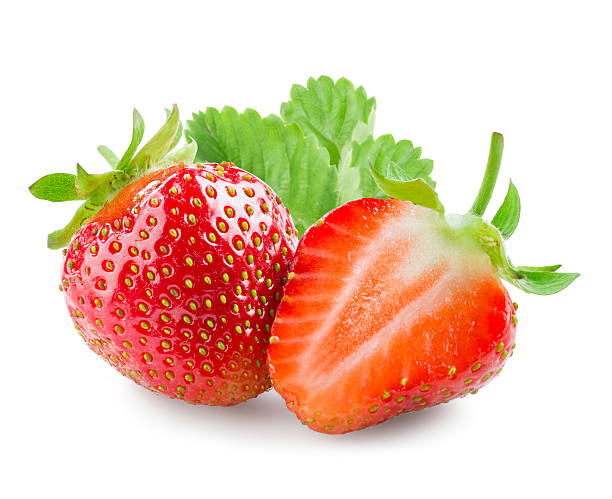 fraise. ensemble de fruits rouges et demi, isolé sur blanc - chandler strawberry photos et images de collection
