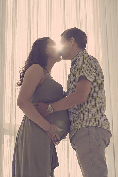 istock Kissing couple 471674878