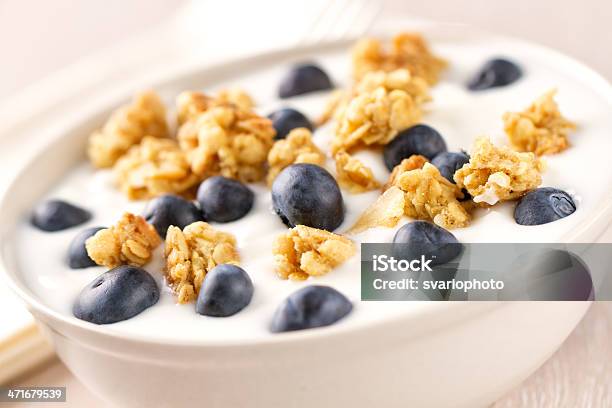 Cereal Com Iogurte E Mirtilos - Fotografias de stock e mais imagens de Alimentação Saudável - Alimentação Saudável, Azul, Bebida