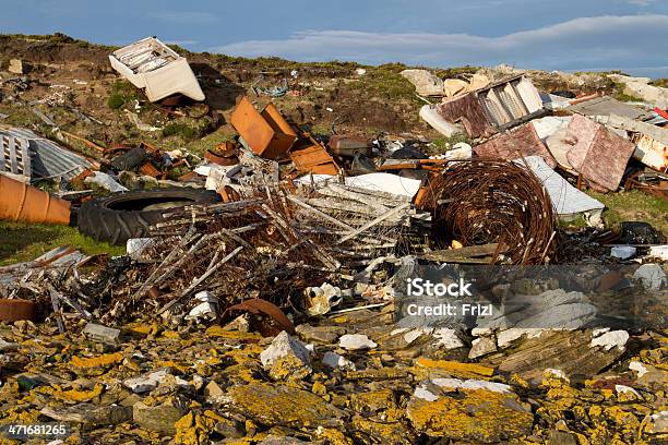 Foto de Depósito De Lixo e mais fotos de stock de Anti-higiênico - Anti-higiênico, Barril, Caixa - Recipiente