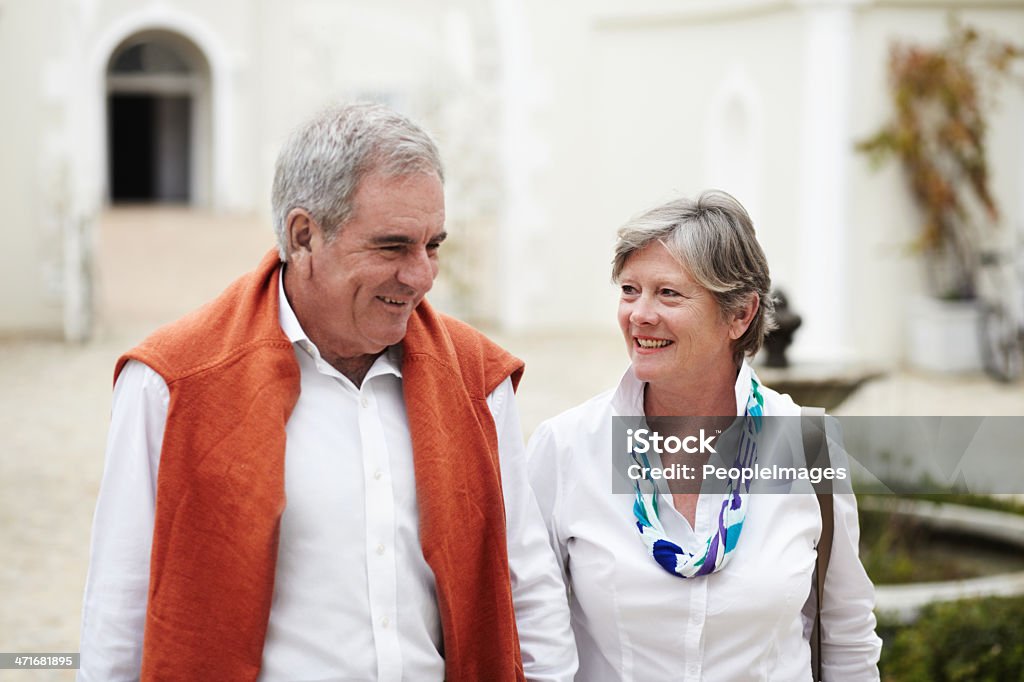 Listo para compartir esta vacaciones juntos - Foto de stock de 60-69 años libre de derechos