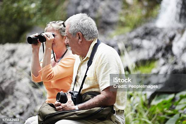 Foto de Juntos Na Natureza e mais fotos de stock de 60 Anos - 60 Anos, Adulto, Amor