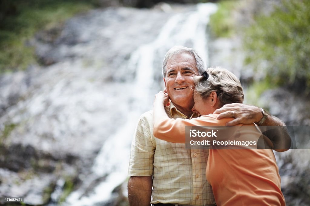 Compartiendo momentos juntos maravillosa - Foto de stock de Catarata libre de derechos