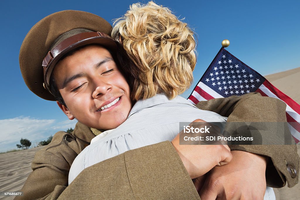 Vétéran de Guerre américano-être accueilli la maison par le conjoint - Photo de Amour libre de droits