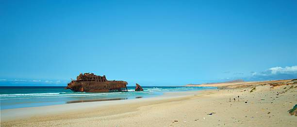 istock Shipwreck Of Boa Vista 471685936