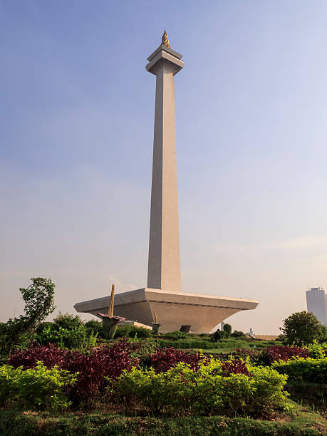 istock Monas, Indonesia National Monument on a sunny day 471686423