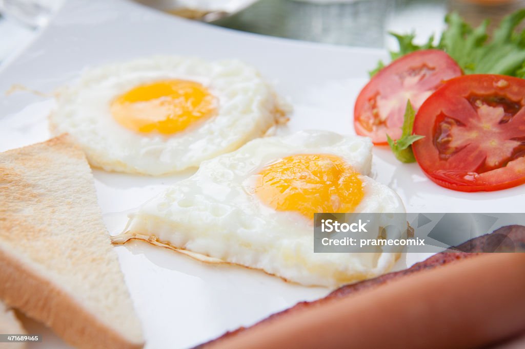 Huevos y tocino - Foto de stock de Alimentos cocinados libre de derechos
