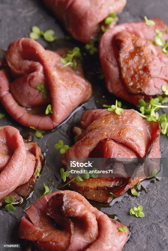 Rosbife carne fatiada - Foto de stock de Antepasto royalty-free