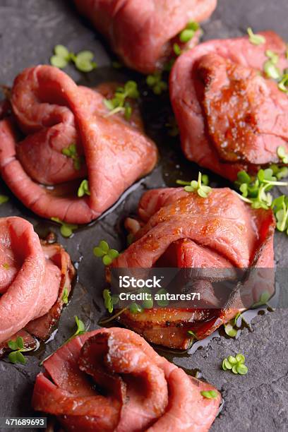Foto de Rosbife Carne Fatiada e mais fotos de stock de Antepasto - Antepasto, Carne, Carne Vermelha