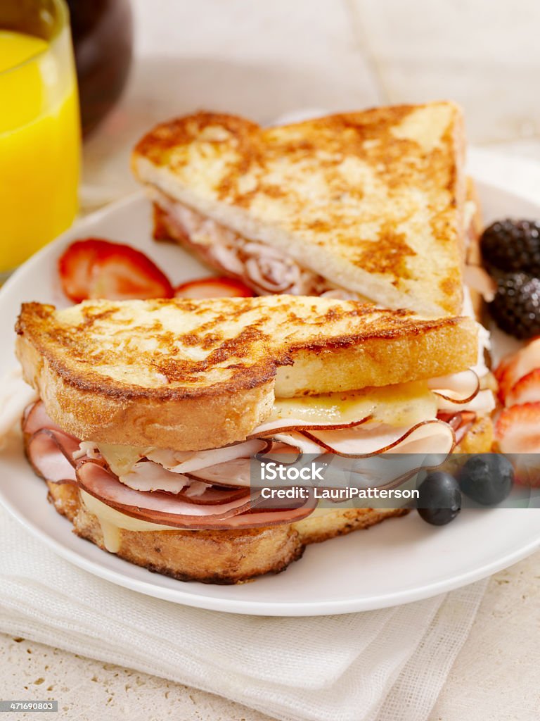 Clásico Monte Cristo sándwich - Foto de stock de Alimento libre de derechos