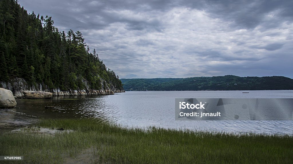 Fjord Sagenay, Québec, Canada, la rivière, le lac, la forêt, Le Ciel menaçant - Photo de Activité de plein air libre de droits