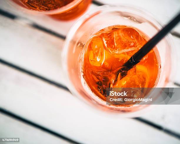 Cocktail De Verão Italiana Spritz No Gelo - Fotografias de stock e mais imagens de Aperitivo - Aperitivo, Verão, Ao Ar Livre