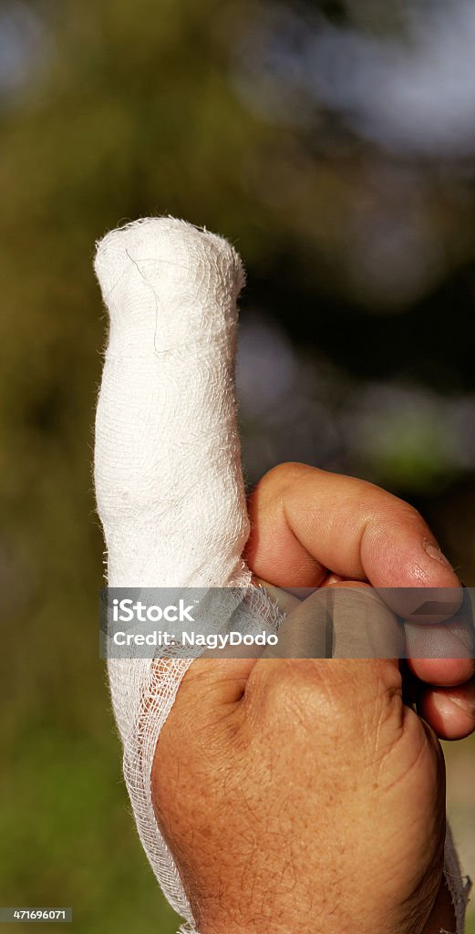 Biały leku Bandaż na obrażenia człowieka Ręka Palec - Zbiór zdjęć royalty-free (Badanie lekarskie)