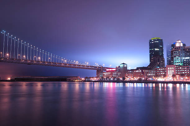 сан-франциско: мост бухты от эмбаркадеро - sun lighting equipment san francisco county downtown district стоковые фото и изображения