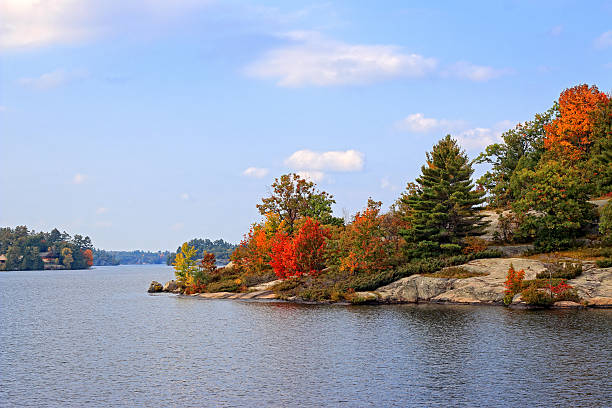 istock Muskoka Autumn Scenics 471702794