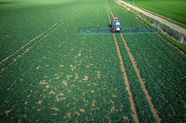 istock Aerial view of the tractor 471703730