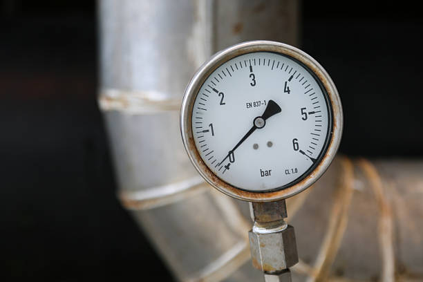 istock Pressure gauge on oil and gas process for monitored condition. 471707718