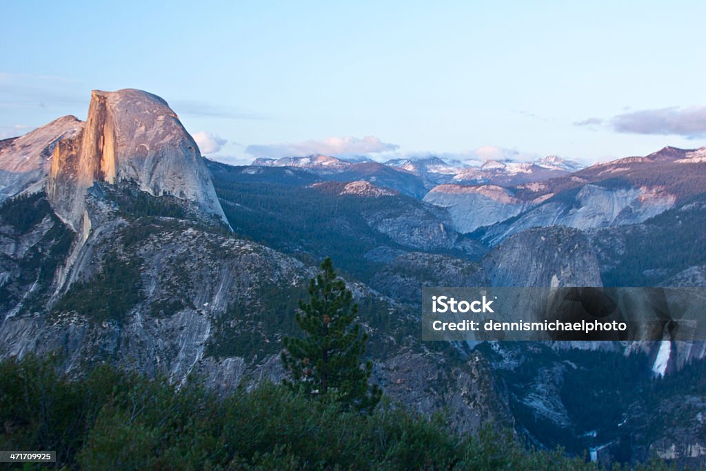 Yosemite Half Dome ao pôr-do-sol - Foto de stock de Alpes europeus royalty-free